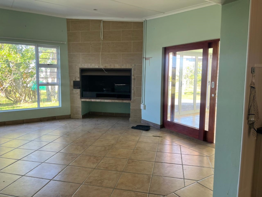  Bedroom Property for Sale in Cove Ridge East Eastern Cape